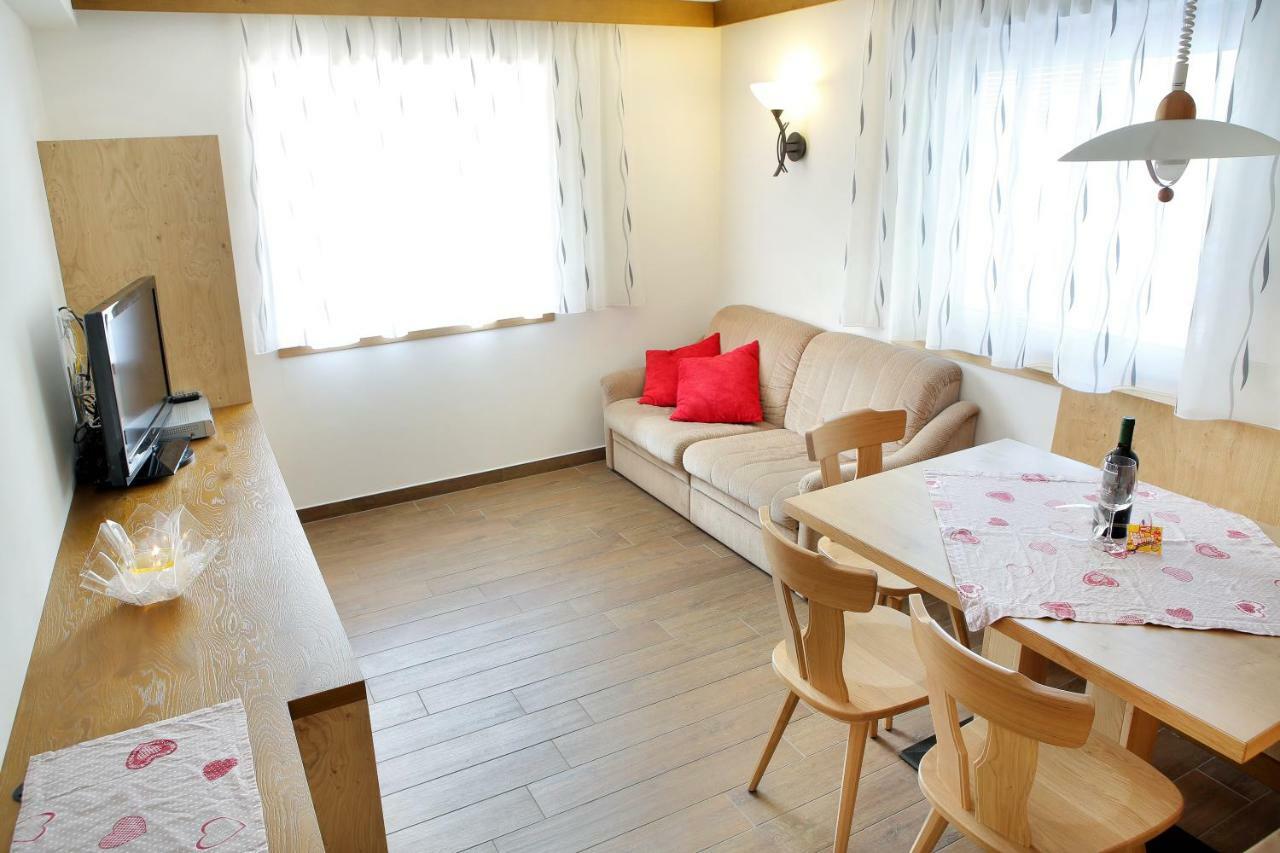 Apartment Kristyn Ортізеї Екстер'єр фото
